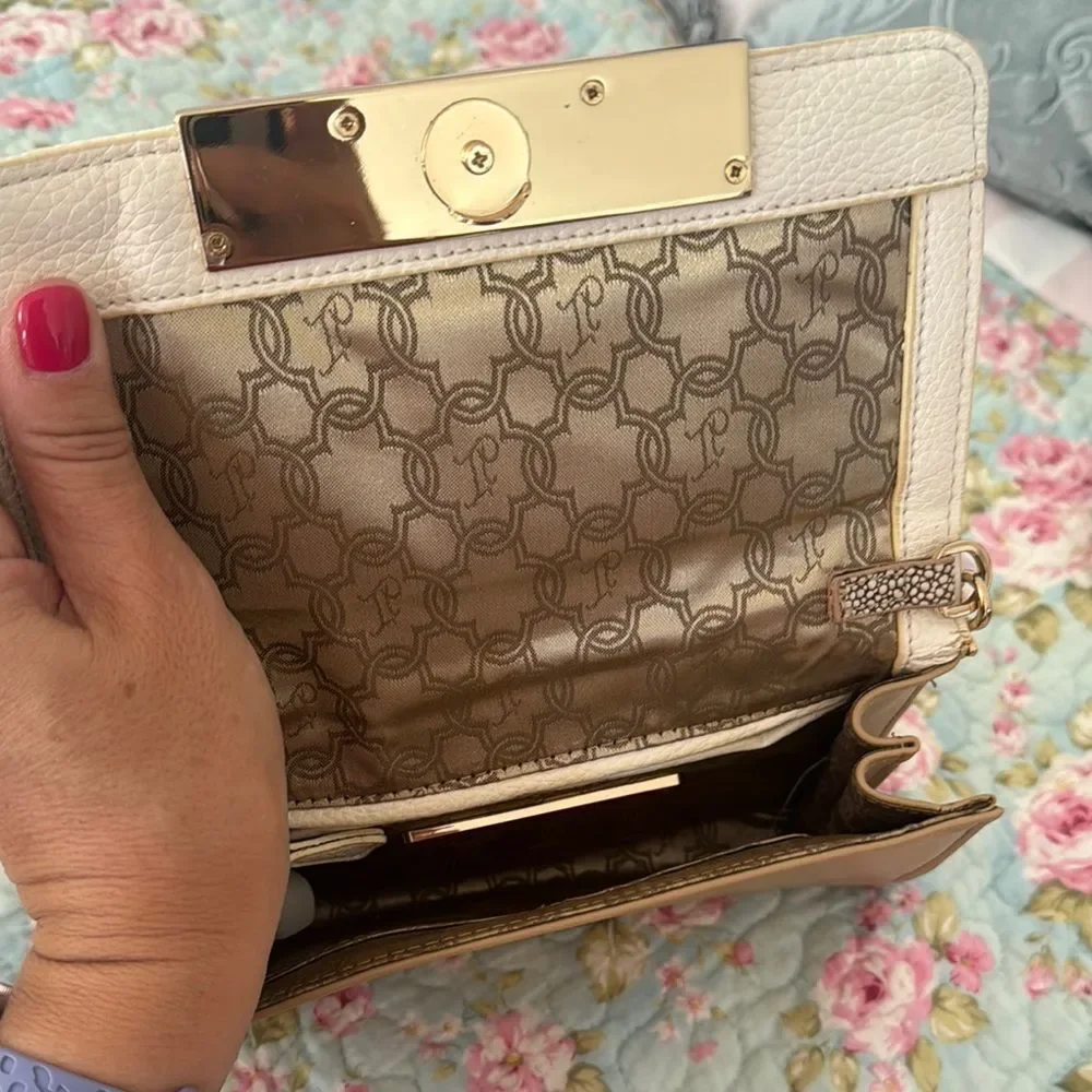 *Ivanka Trump* Classic Tan & Beige Cream Crossbody Handbag Purse EUC Gold Chain - Picture 6 of 8